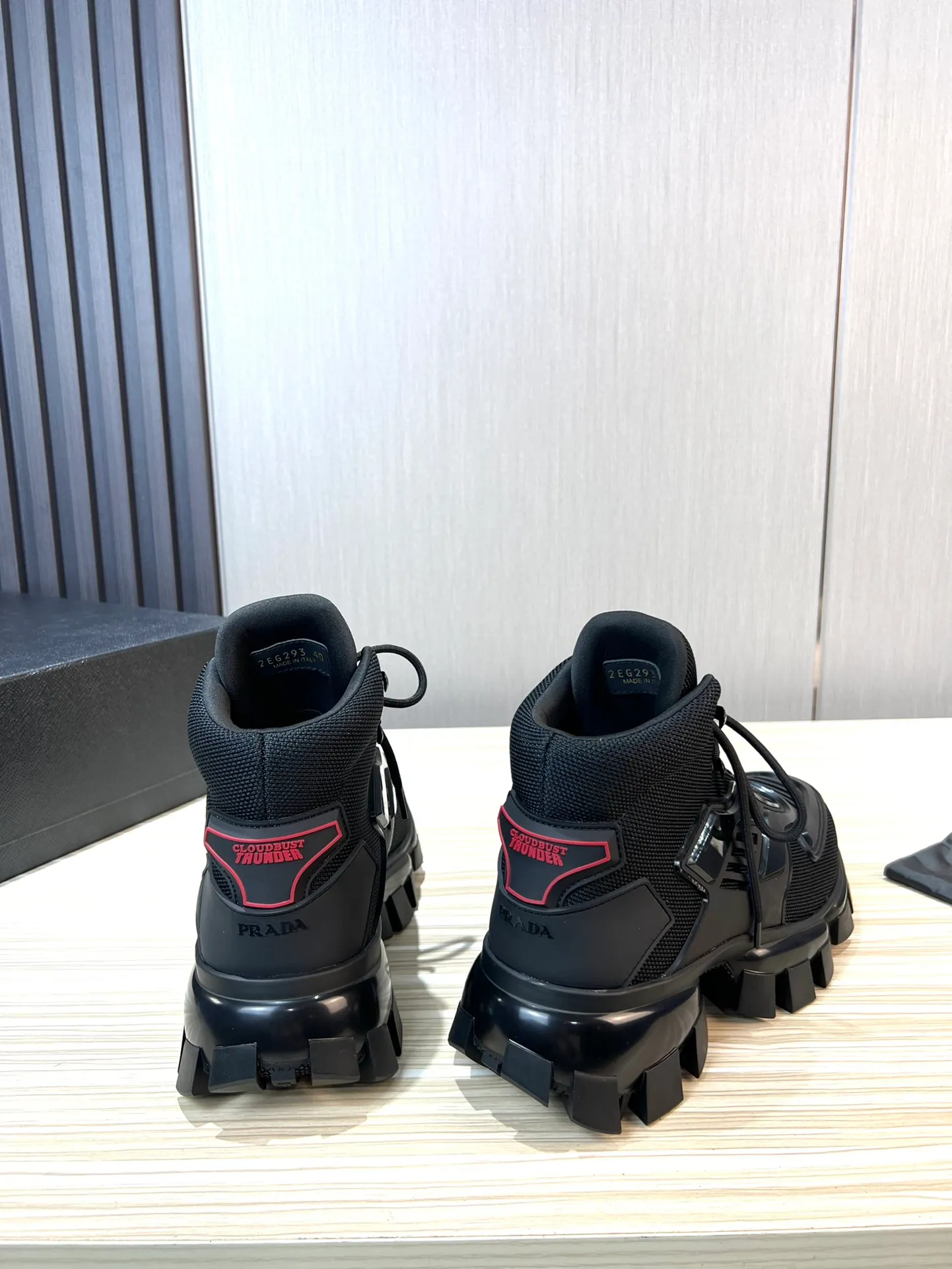 Men's shoes 💰660💰 [PRADA] Couple's popular item at the counter 💑Official website synchronized ⬆️Original fly-woven film fabric + cowhide lining, 1⃣️:1⃣️reproduction, original sole, 35-45 (45.46 custom-made, non-refundable)